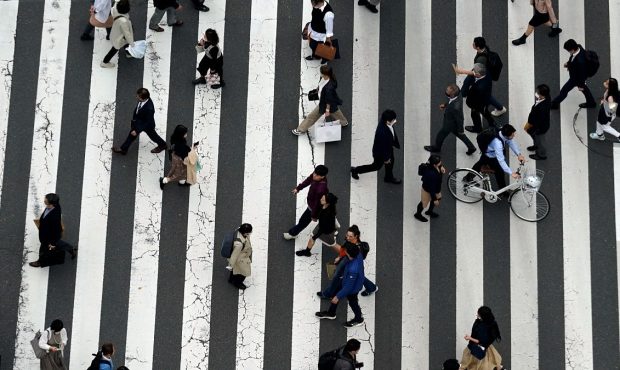 تولد سالانه در ژاپن به مدت شانزدهمین سال در میان عمیق شدن بحران جمعیت سقوط می کند